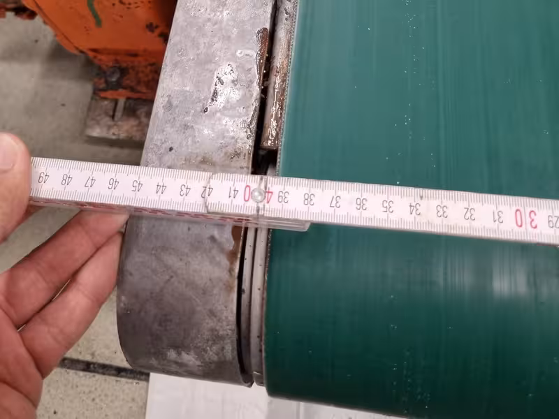 Two photos and three measurements on site save you a whole chain of follow-up questions with the supplier later.